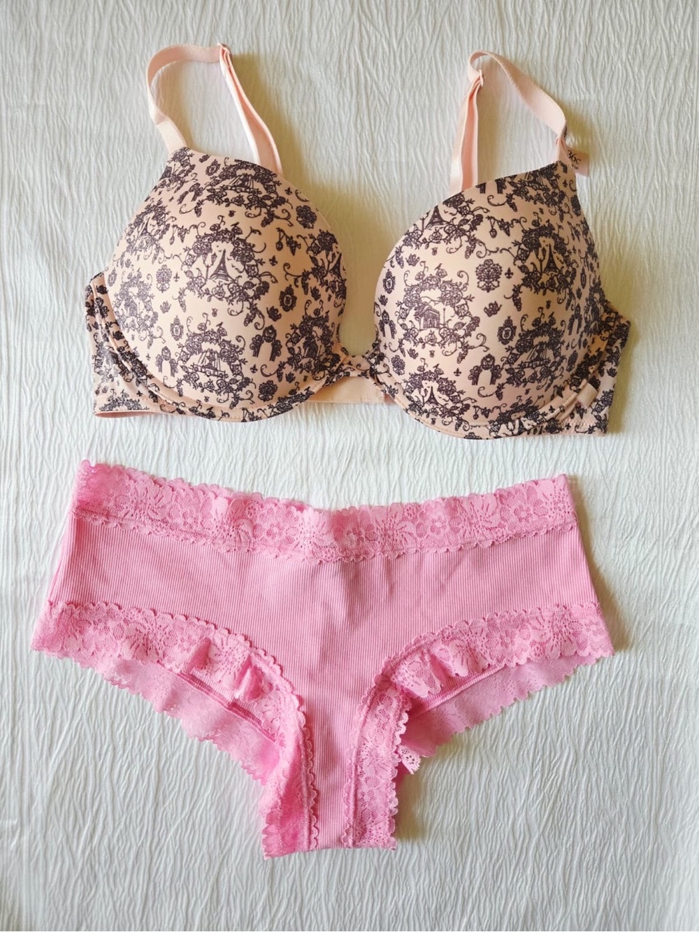 Victoria's Secret Lingerie Sets New ( Bras 36C y panties Size M)